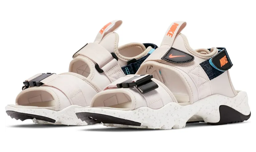nike-canyon CV5515-004