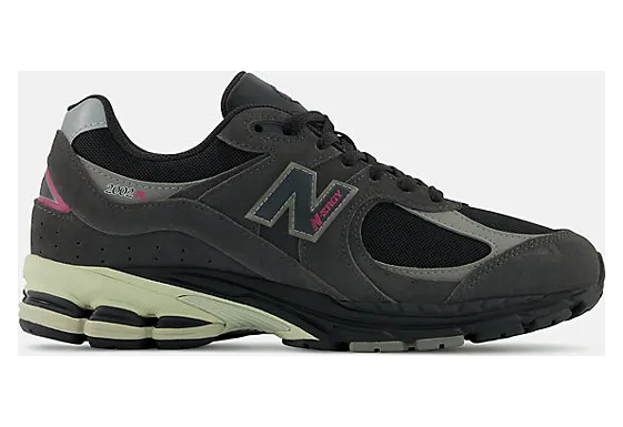 New Balance 2002R “Grey / Black” (M2002RGV)