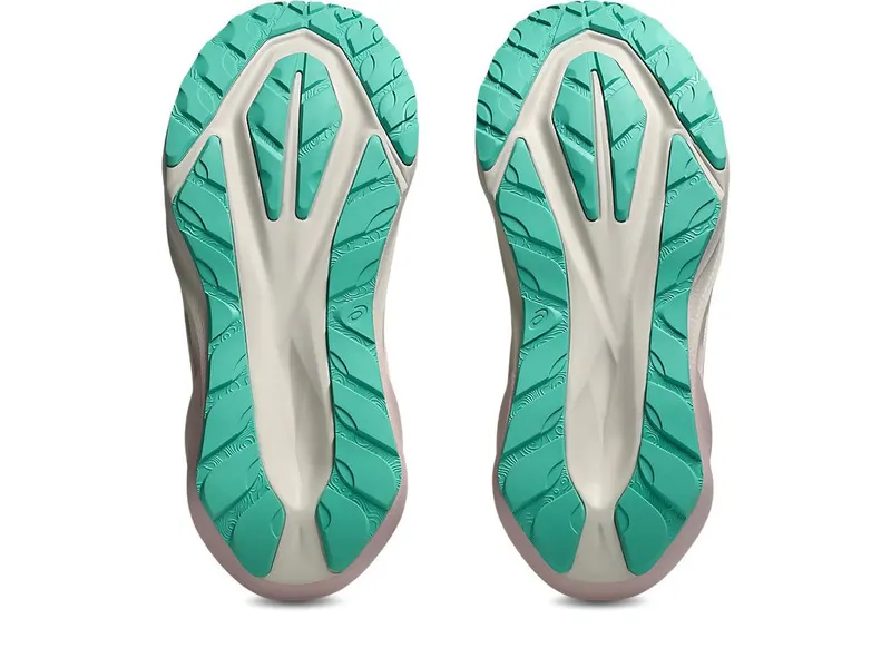 ASICS NOVABLAST 5 TR “Light Dust / Cacti” (1012B983-020)