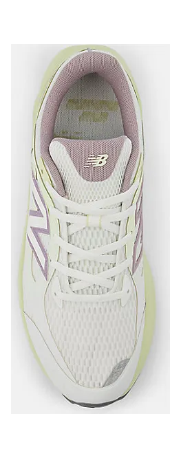new-balance-sneaker UTRNQB