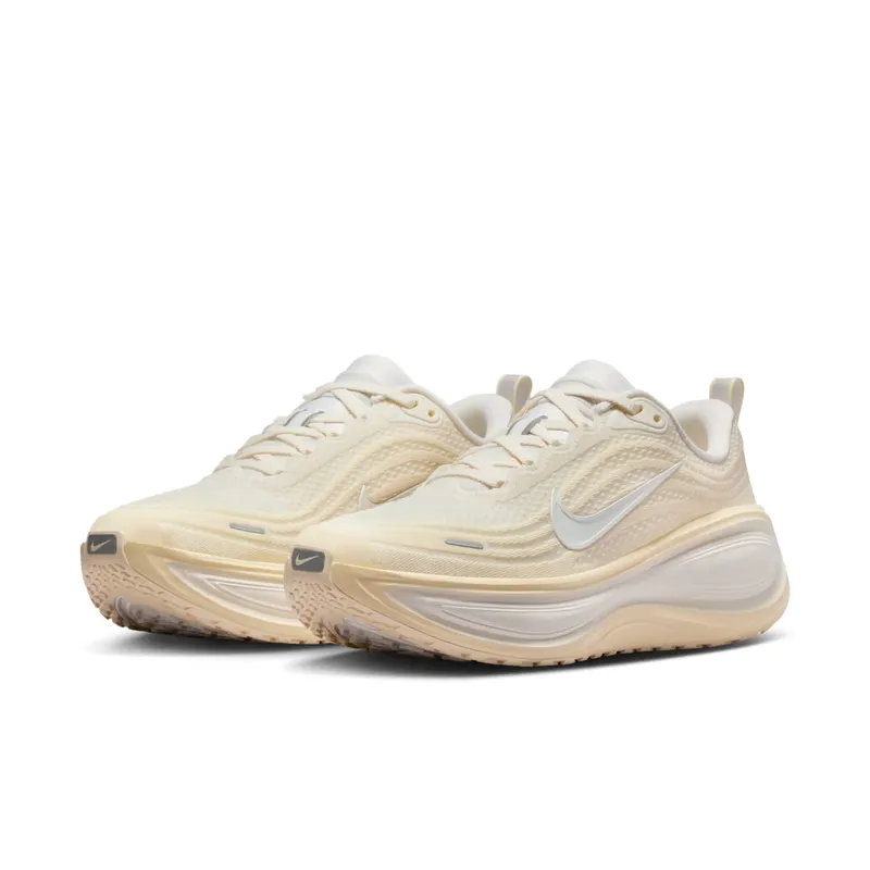 Nike Vomero Plus “Sail Summit White Alabaster” (HV8154-105)