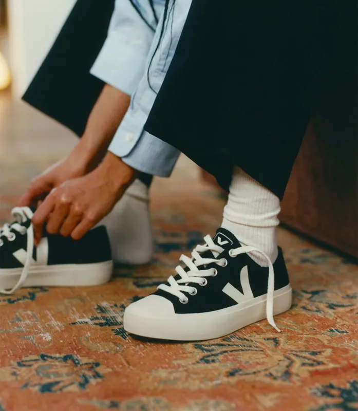 Veja Black (PL0101397)