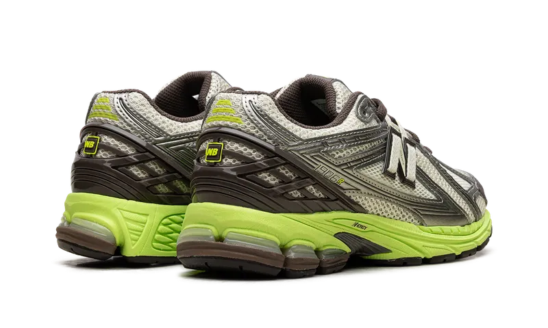 New Balance 1906R “SSENSE Exclusive 20th Anniversary” (M1906RSF)
