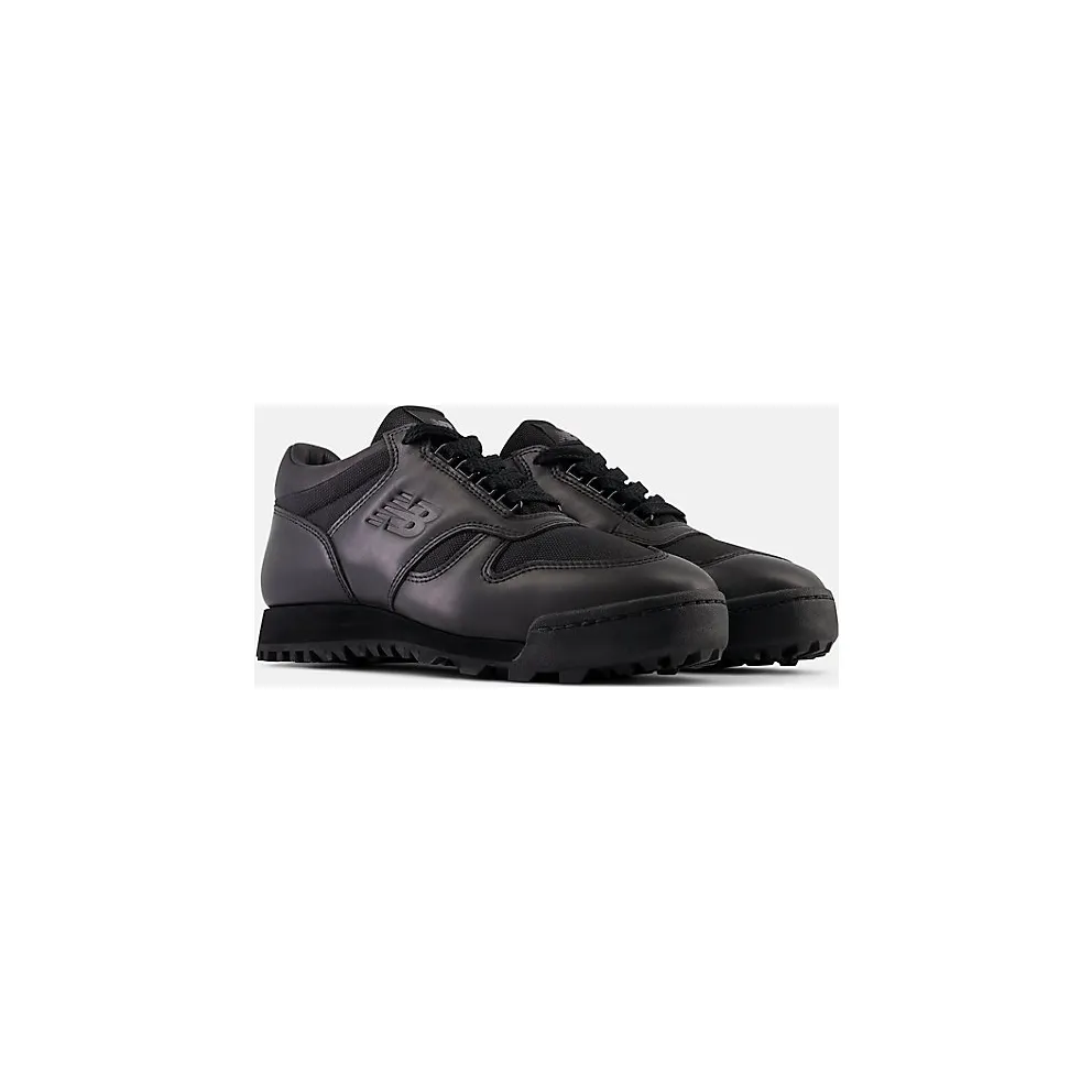 New Balance Rainier Low “Triple Black” (UALGSBBB)
