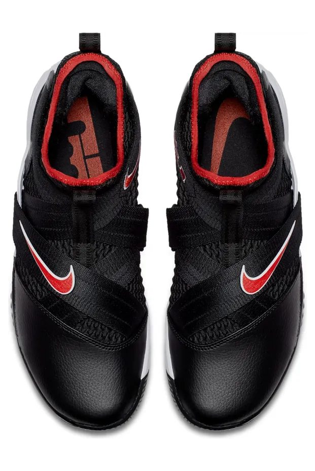 nike-lebron AO2609-001