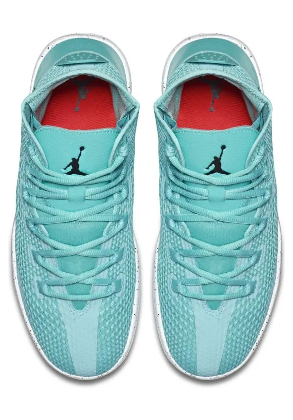 jordan-reveal 834064-303
