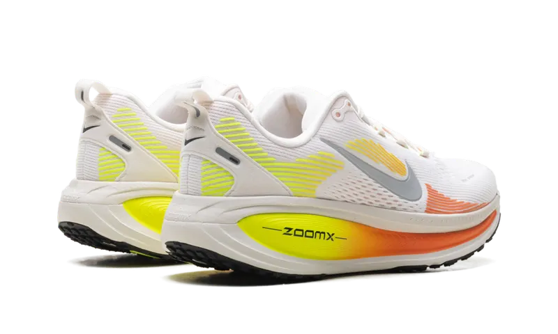 Nike Vomero 18 “Phantom Light Wild Mango Volt” (HM6804-002)