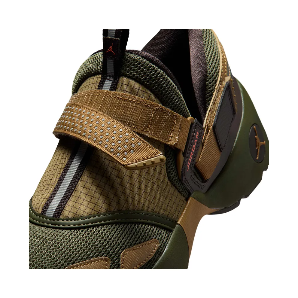 Air Jordan Trunner Bruin (IO4190-300)