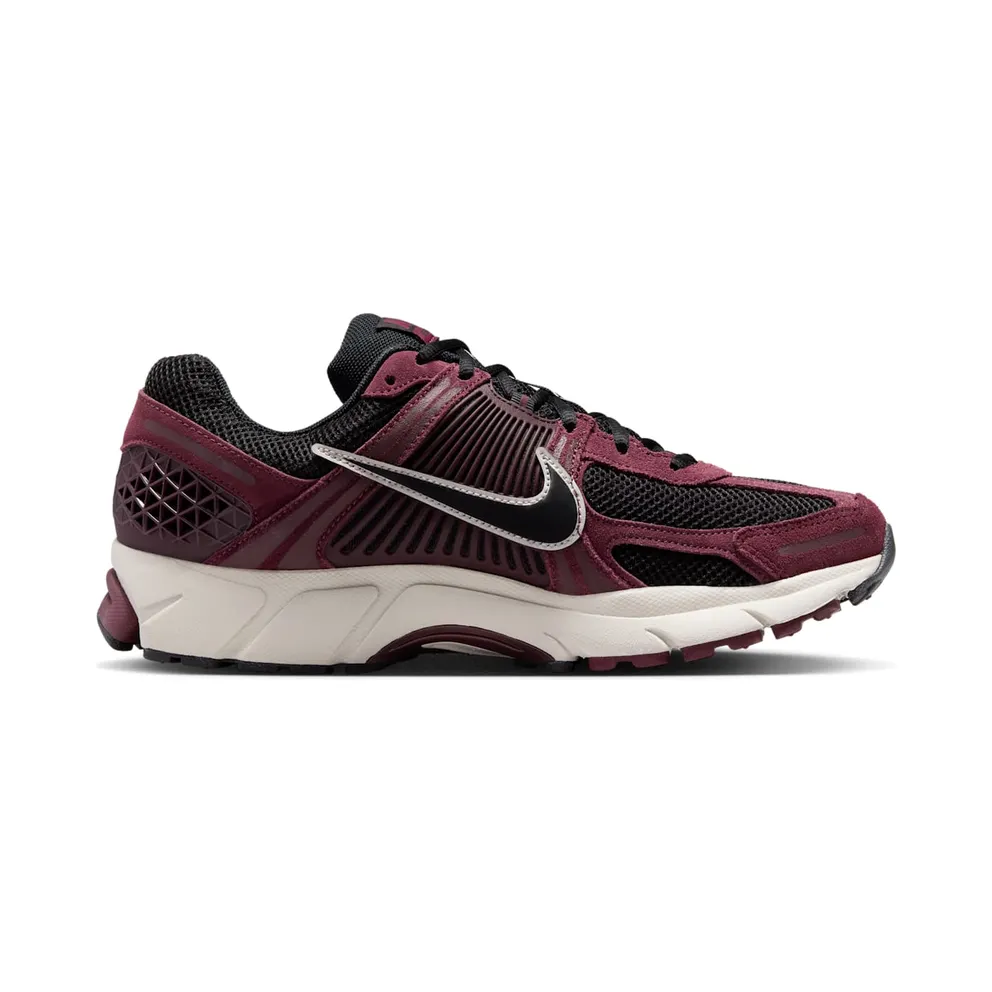 Nike Zoom Vomero 5 “Dark Team Red” (HF1553-601)