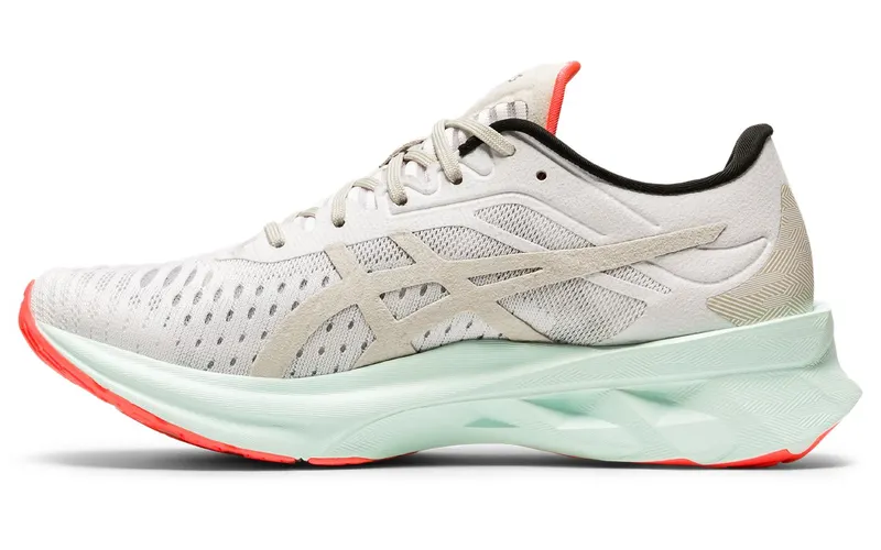 ASICS Novablast Sps (1022A378-100)