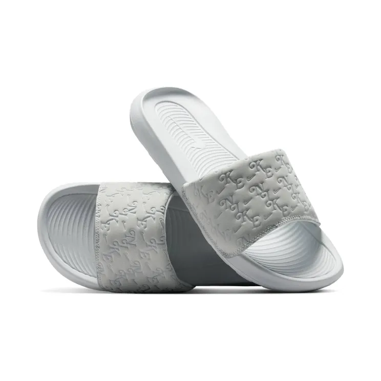 Nike Victori One “Photon Dust / Wolf Grey” (HQ7022-011)