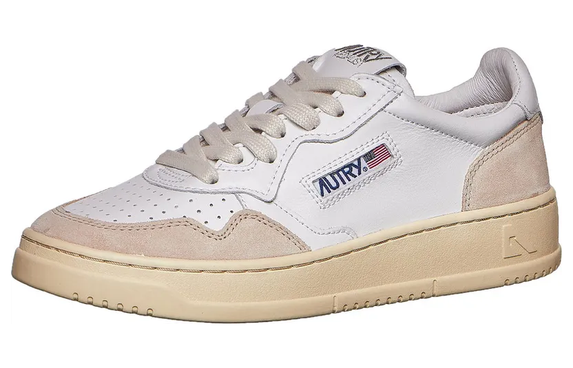 Autry Medalist Low White / White (AULWLS33) (2)