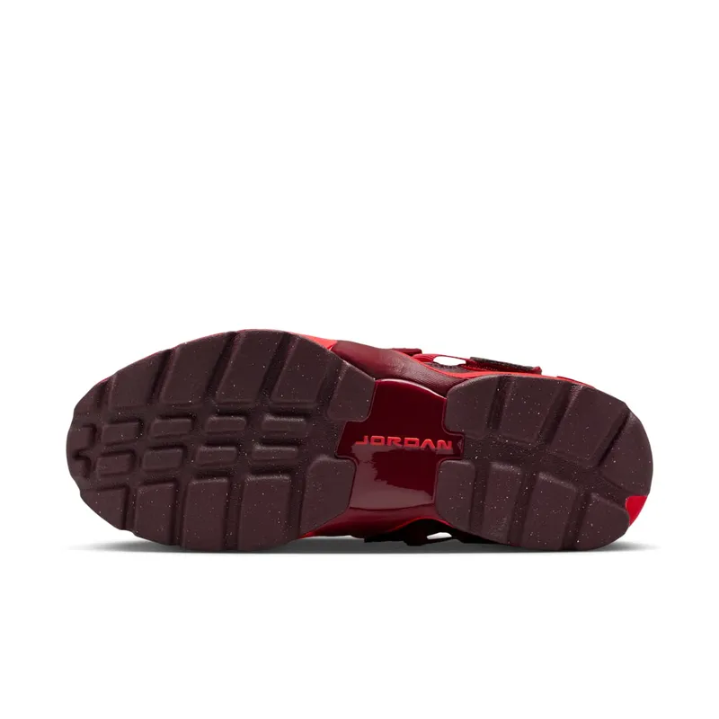 Jordan Trunner LX “Chile Red” (HQ2164-601)