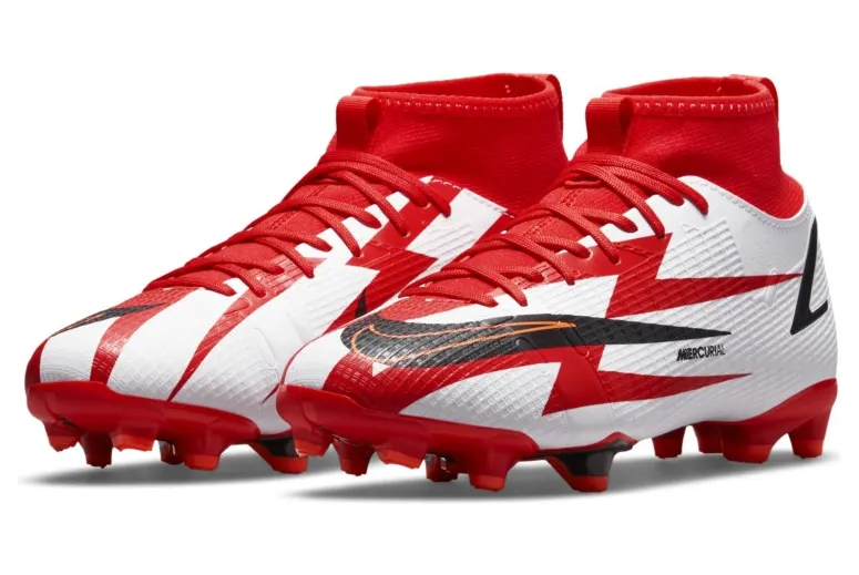 Nike Jr. Mercurial Superfly 8 Academy CR7 MG Fußballschuh für verschiedene Böden für jüngere/ältere Rot (DB2672-600)