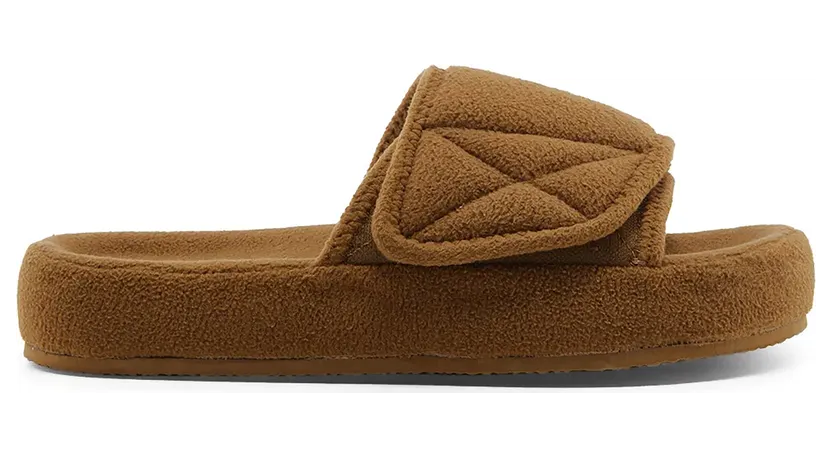 Yeezy Fleece Slide Season 7 Trench
