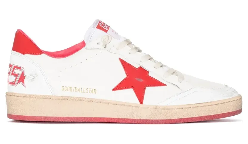 Golden Goose Ball Star aus weißem Nappaleder mit grünem Lederstern und Fersenlasche (GWF00117F000325)