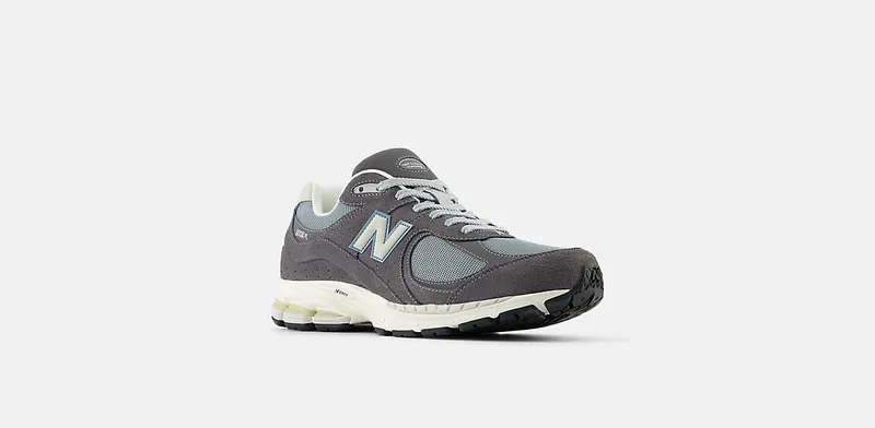 New Balance 2002R “Magnet” (M2002RFB)