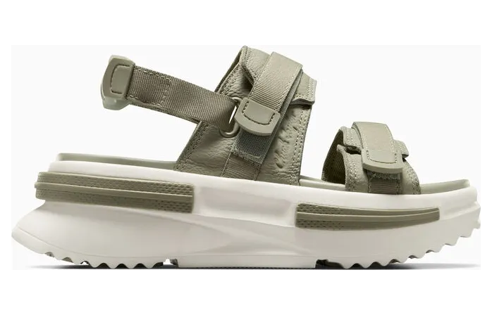 converse-sneaker A08302C