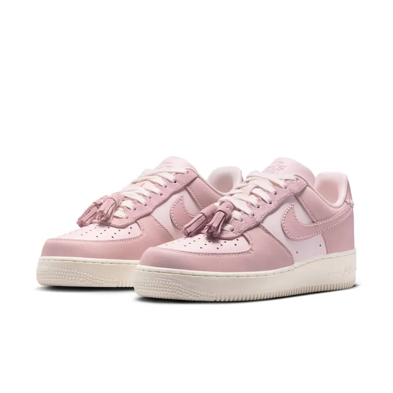Nike Air Force 1 ’07 (pink oxford / sail) – IB4654-661