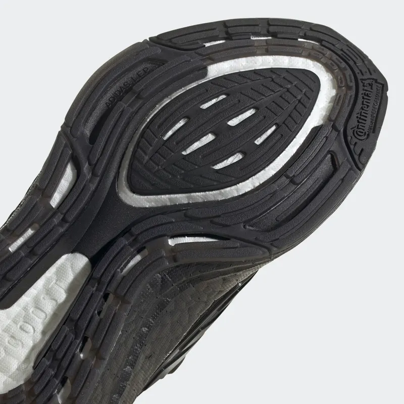 adidas Ultraboost 22 Core Black / Core Black / Core Black (GZ3996)