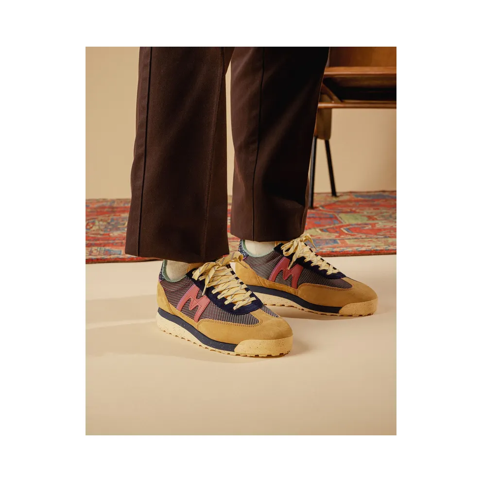 Karhu Mestari – “Curry Mineral Red” (F840003)