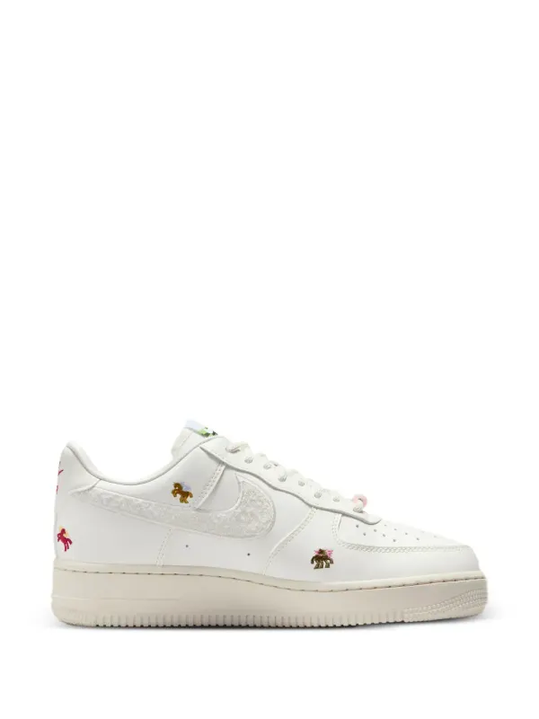 Nike Air Force 1 low sneakers with borduurwerk – White (IQ1143)