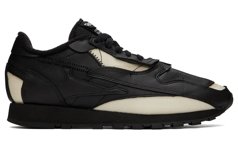 Maison Margiela Black Reebok Classics Edition ‘Memory Of’ Sneakers (S37WS0588 P5037)