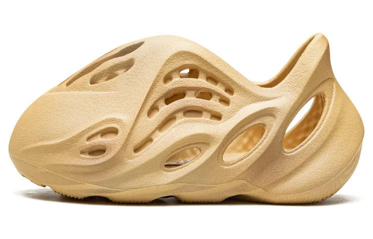Yeezy Foam RNR Infant “Desert Sand” (HP5338)