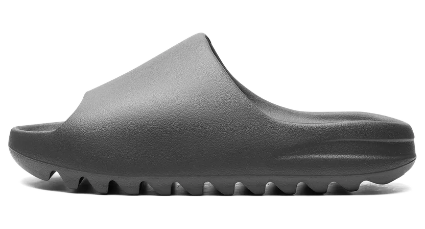Yeezy Slide “Dark Onyx” (ID5103)