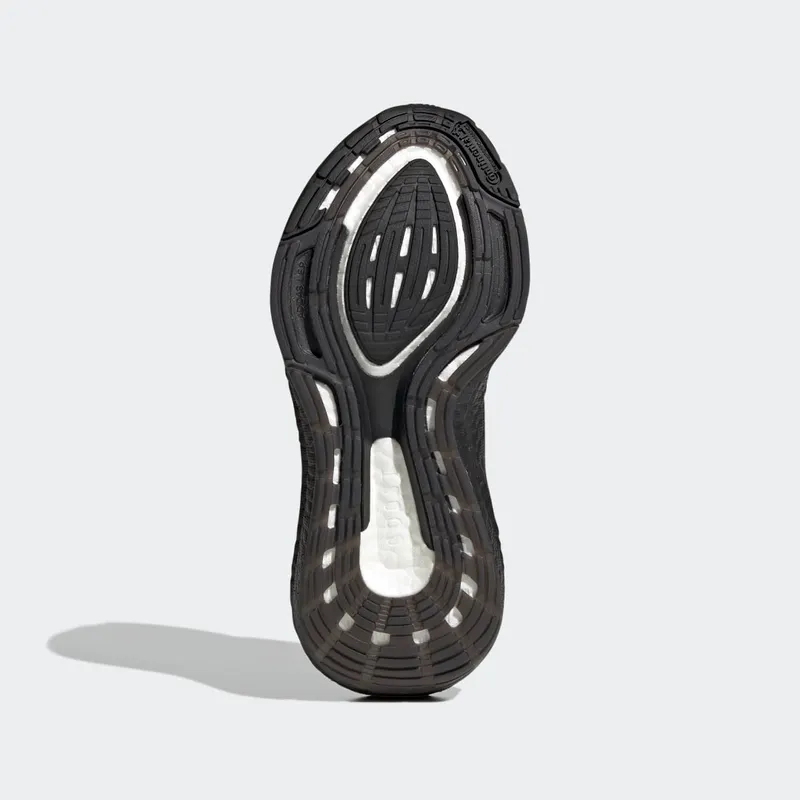 adidas Ultraboost 22 Core Black / Core Black / Core Black (GZ3996)