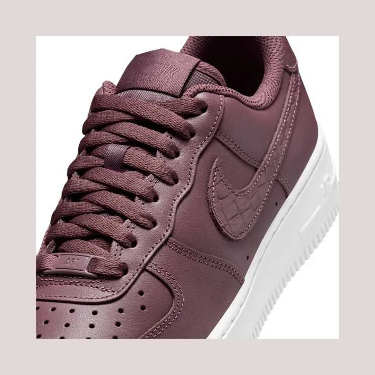 nike-air-force IO4837-500