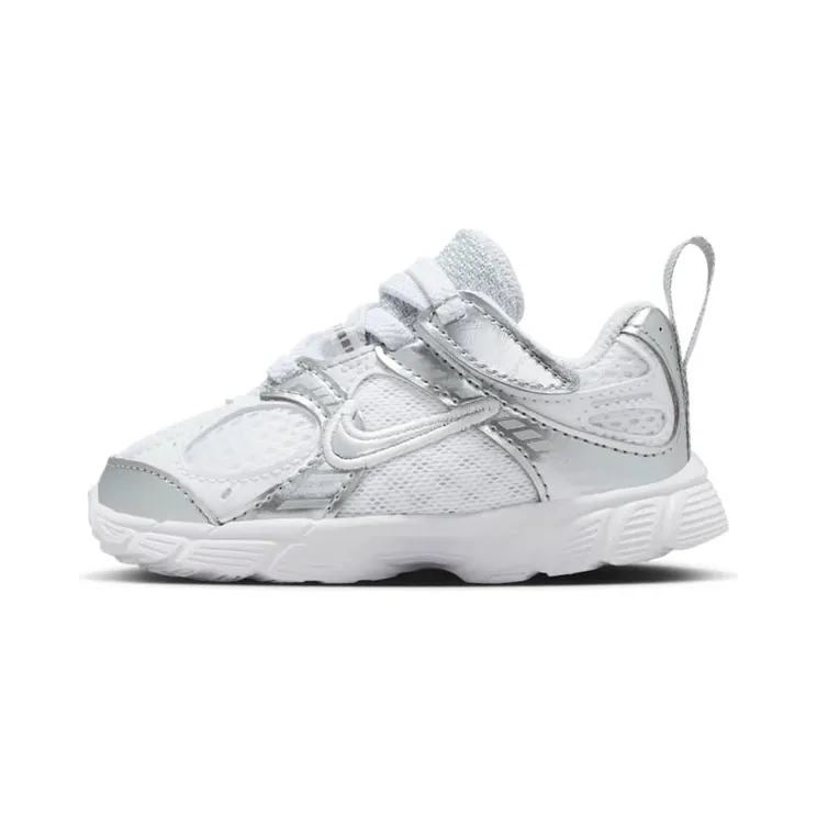 Nike V5 RNR “White / Pure Platinum / Metallic Silver” (HQ6413-103)