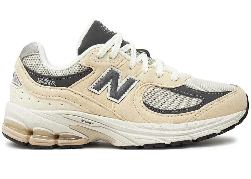 New Balance 2002R Sandstone Magnet (GC2002FA)