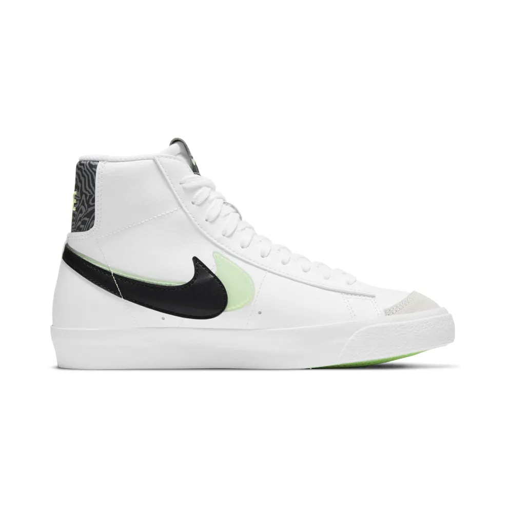 Nike Blazer Mid’ 77 SE Older Kids’ White (DD1847-100)