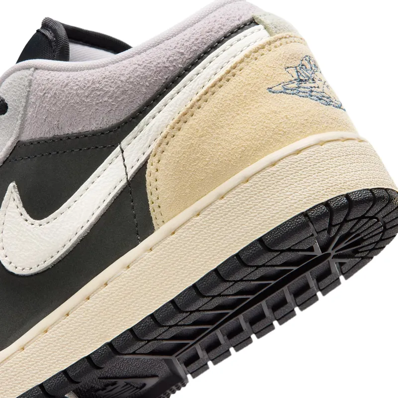 Jordan 1 Low SE Black Pastels (IB7111-004)
