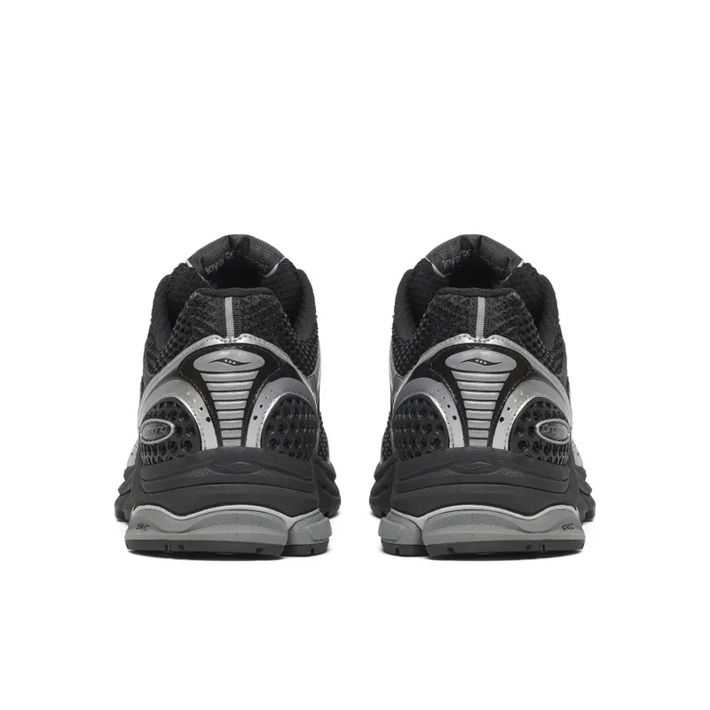 SAUCONY ProGrid Triumph 4 “Black / Silver” (S70704-23)