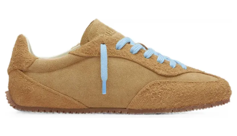 Axel Arigato Daze Runner Sneakers aus Wildleder – Nude (F4032001)