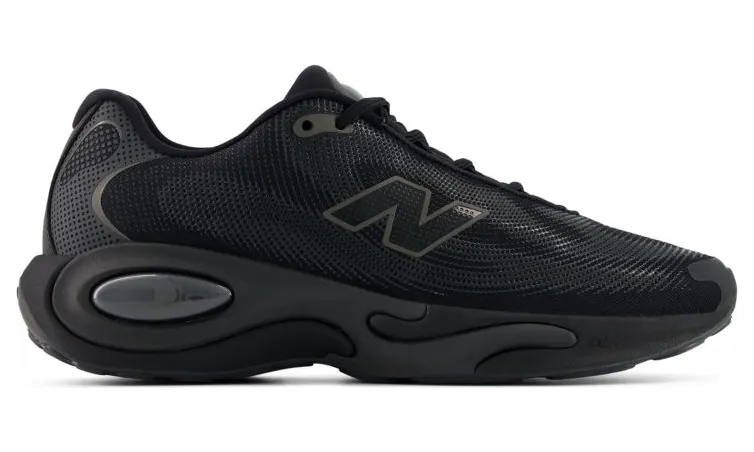 new-balance-sneaker MACR13XO