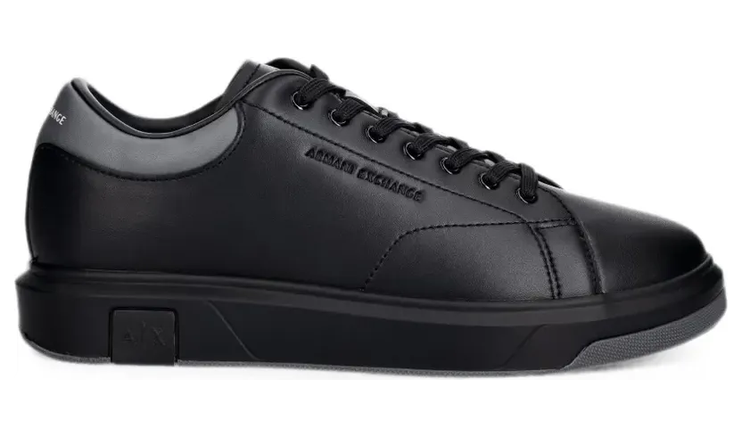 Armani Exchange Sneakers mit Logo-Prägung – Schwarz (XUX123XV534MC694)