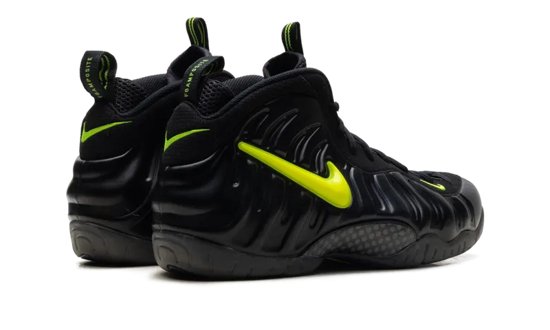 Nike Air Foamposite Pro “Voltage” (HF0794-002)