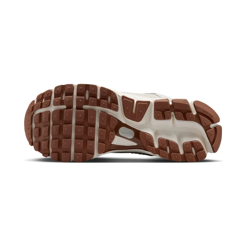 Nike Zoom Vomero 5 Light Orewood Brown/Metallic Silver/Gum Medium Brown/Sail (FZ3780-101)