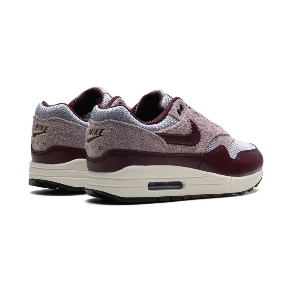 Nike Air Max 1 ESS PRM “CEMENT GREY/BURGUNDY CRUSH” (FQ7327-001)