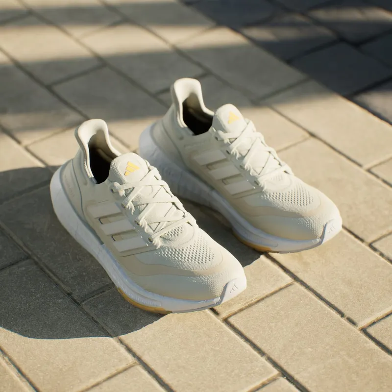 adidas Ultra Boost Light Ivory Core White Crystal Sand (ID3318)