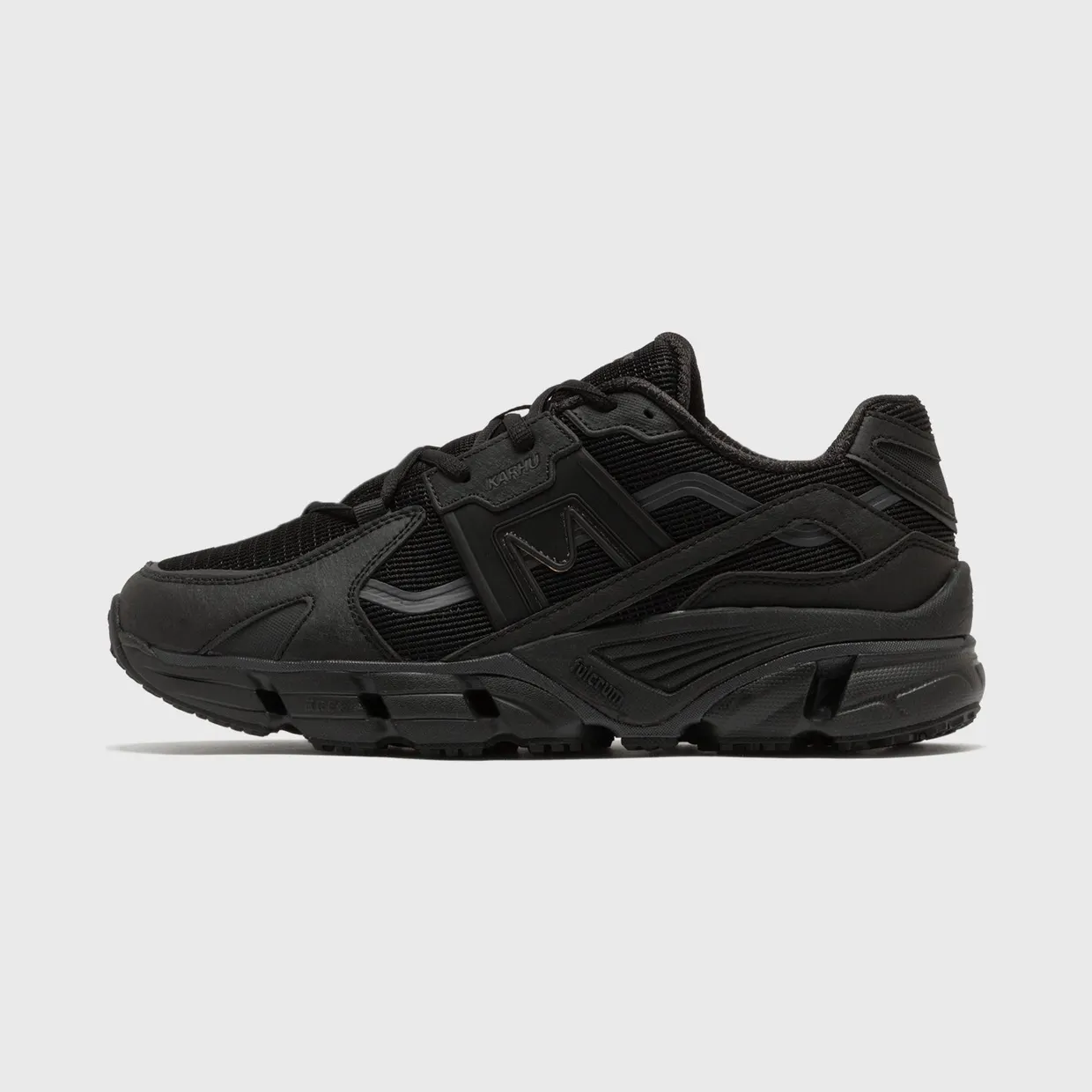Karhu Super Fulcrum “Black / Black” (F860017)