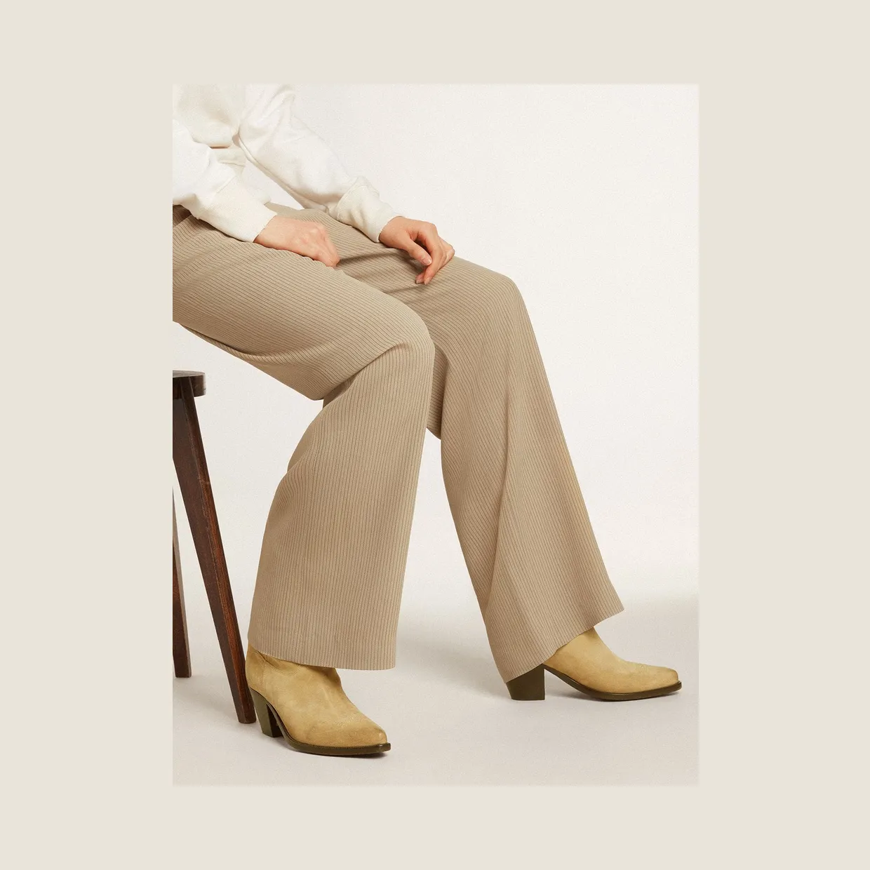 Golden Goose Wish Star Low Boots In Sand-Colored Waxed Suede With Star Embroidery (GWF00780.F006920.15272) (3)