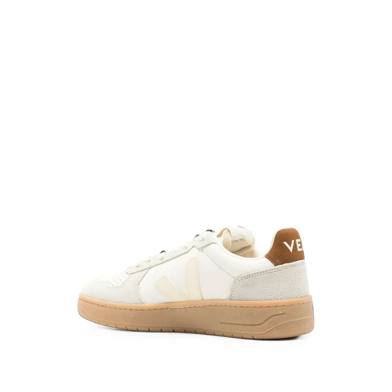 Veja V-82 “White” (VE3321733)