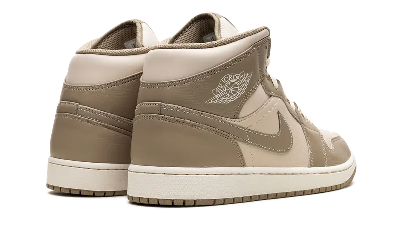 Air Jordan 1 Mid “LEGEND LIGHT BROWN” (HF4830-203)