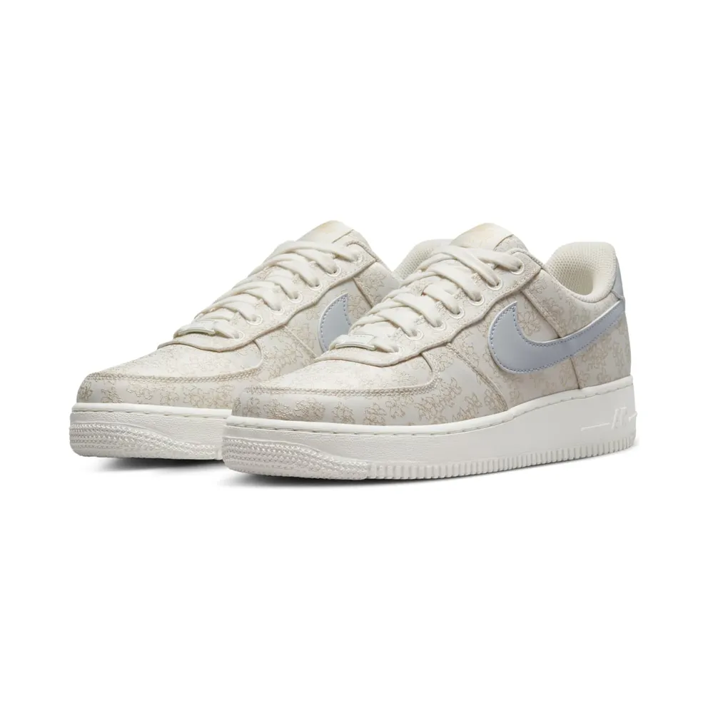Nike AIR FORCE 1 ’07 SE JACQ “Flower Embroidery” (DR6402-900)