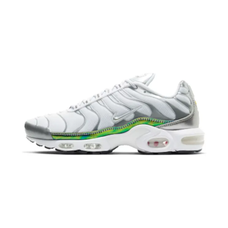 Nike Air Max Plus “White / Metallic Silver” (CW2646-100)
