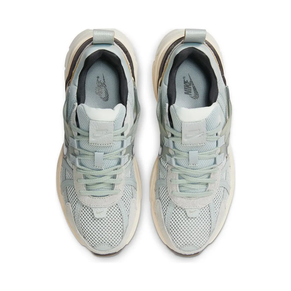 Nike V2K Run “Light Pumic Black Chrome” (FN6703-003)